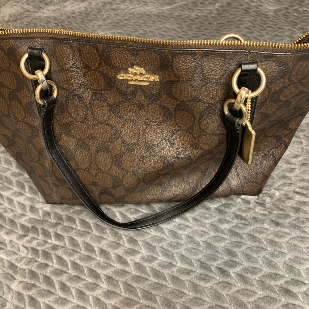 Coach shoulder bag